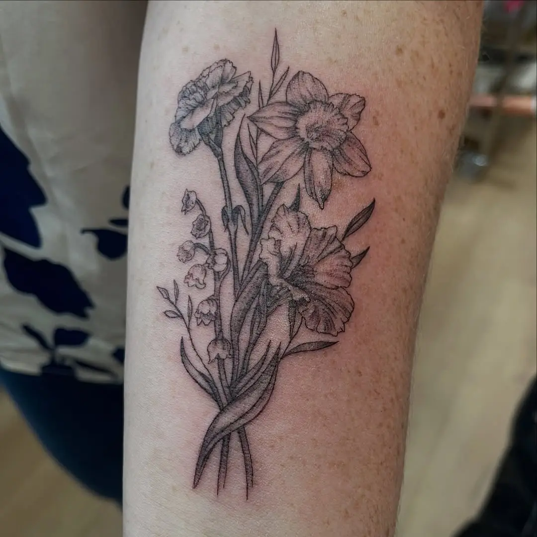 Tatouage représentant un bouquet de fleurs