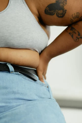 Photo d'une femme tatouée