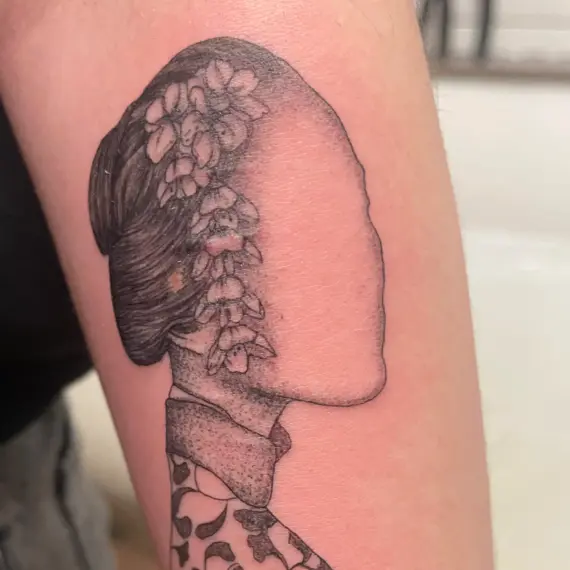 Photo d'un tatouage sur cicatrice