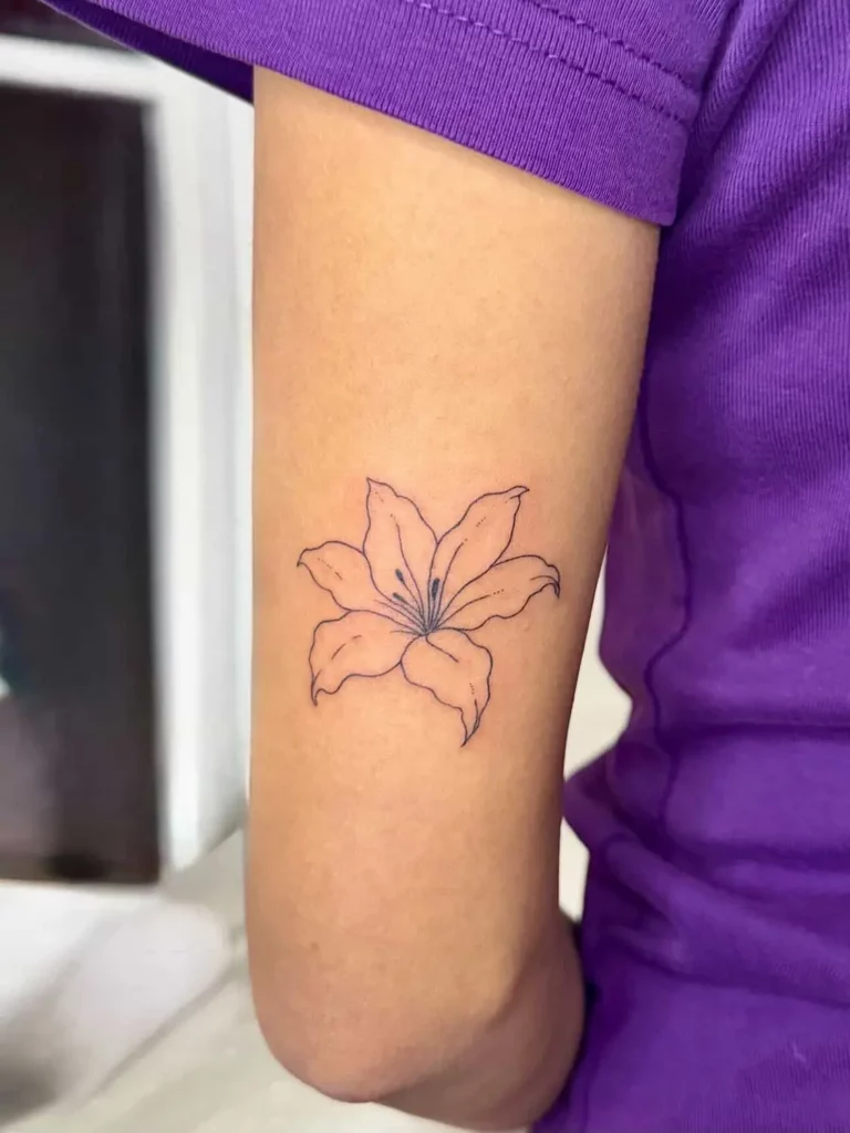 Tatouage fin de fleur