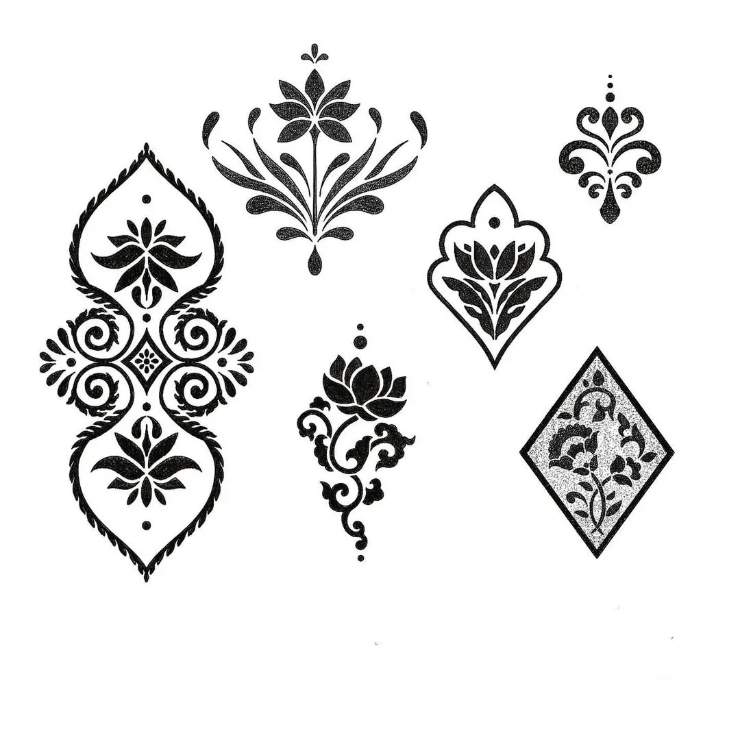 Flashs ornementaux pour tatouages de la poitrine