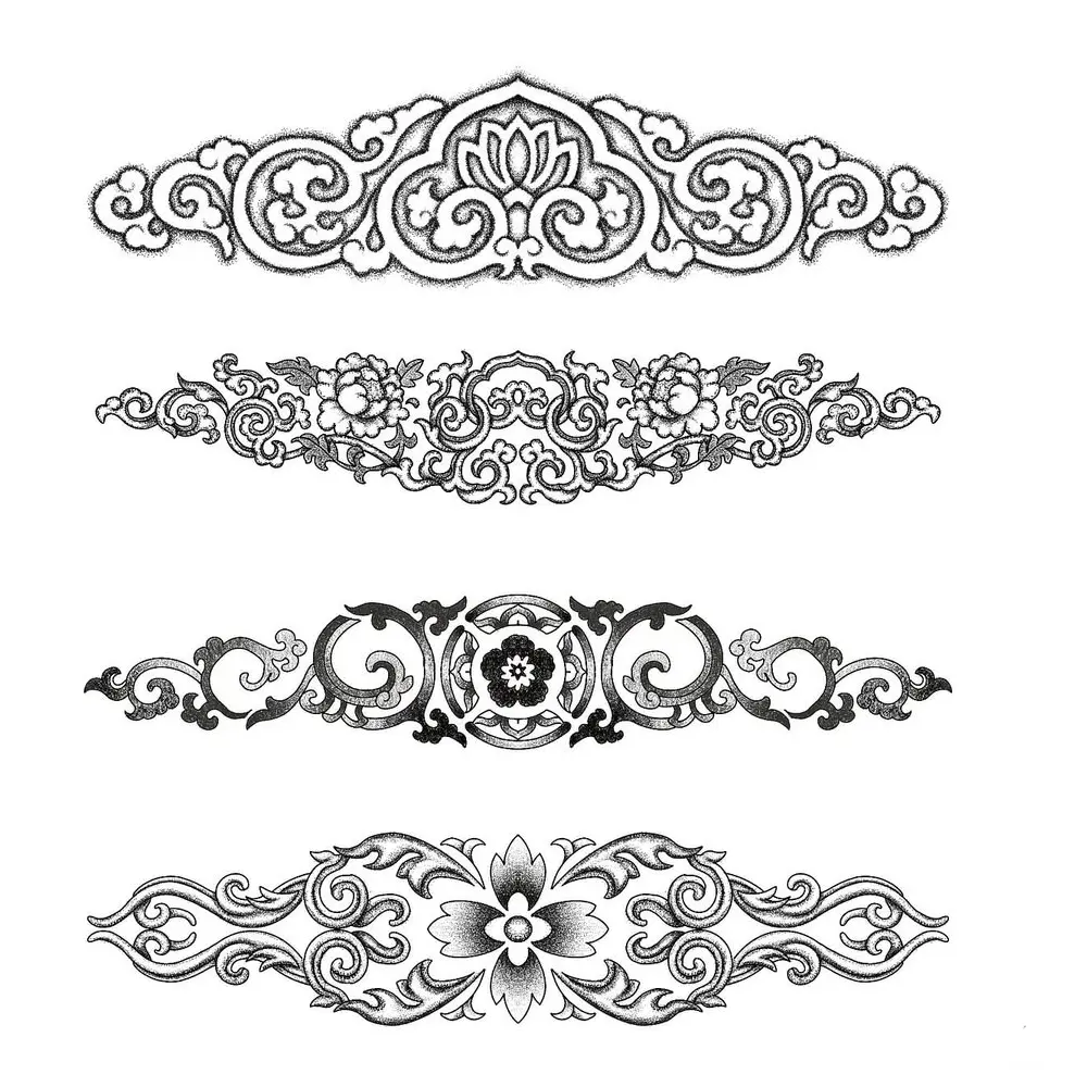 Flashs ornementaux pour tatouages de la poitrine